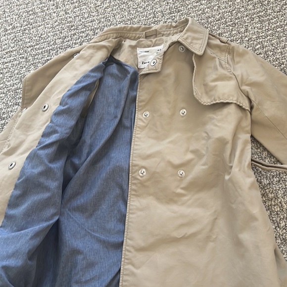 Zara Baby Girl Tan Classic Trench Coat Blue lining belt 4T Jacket kids - Picture 2 of 4